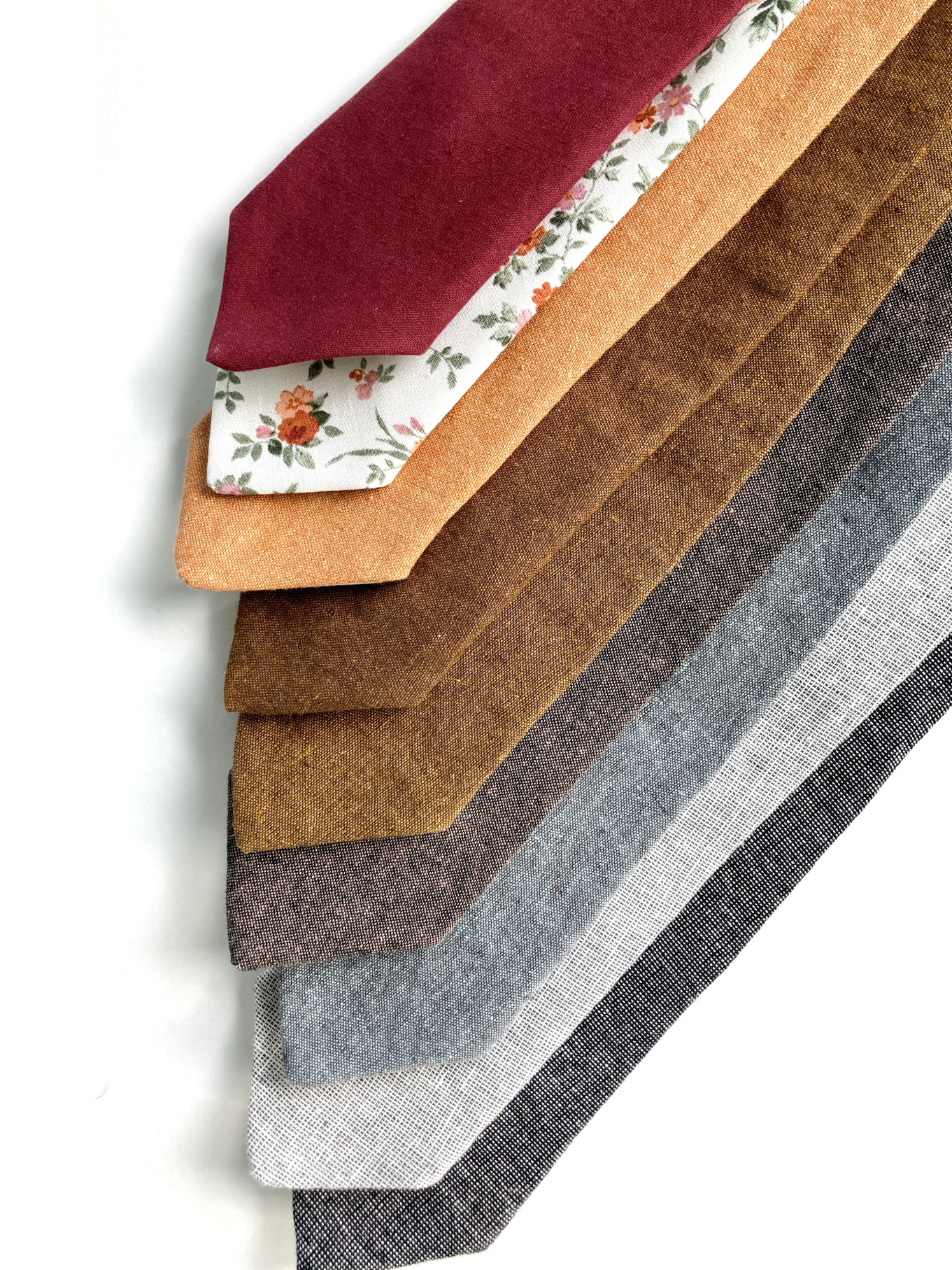Shale Matching Linen Tie and Button-On Suspender Gift Set