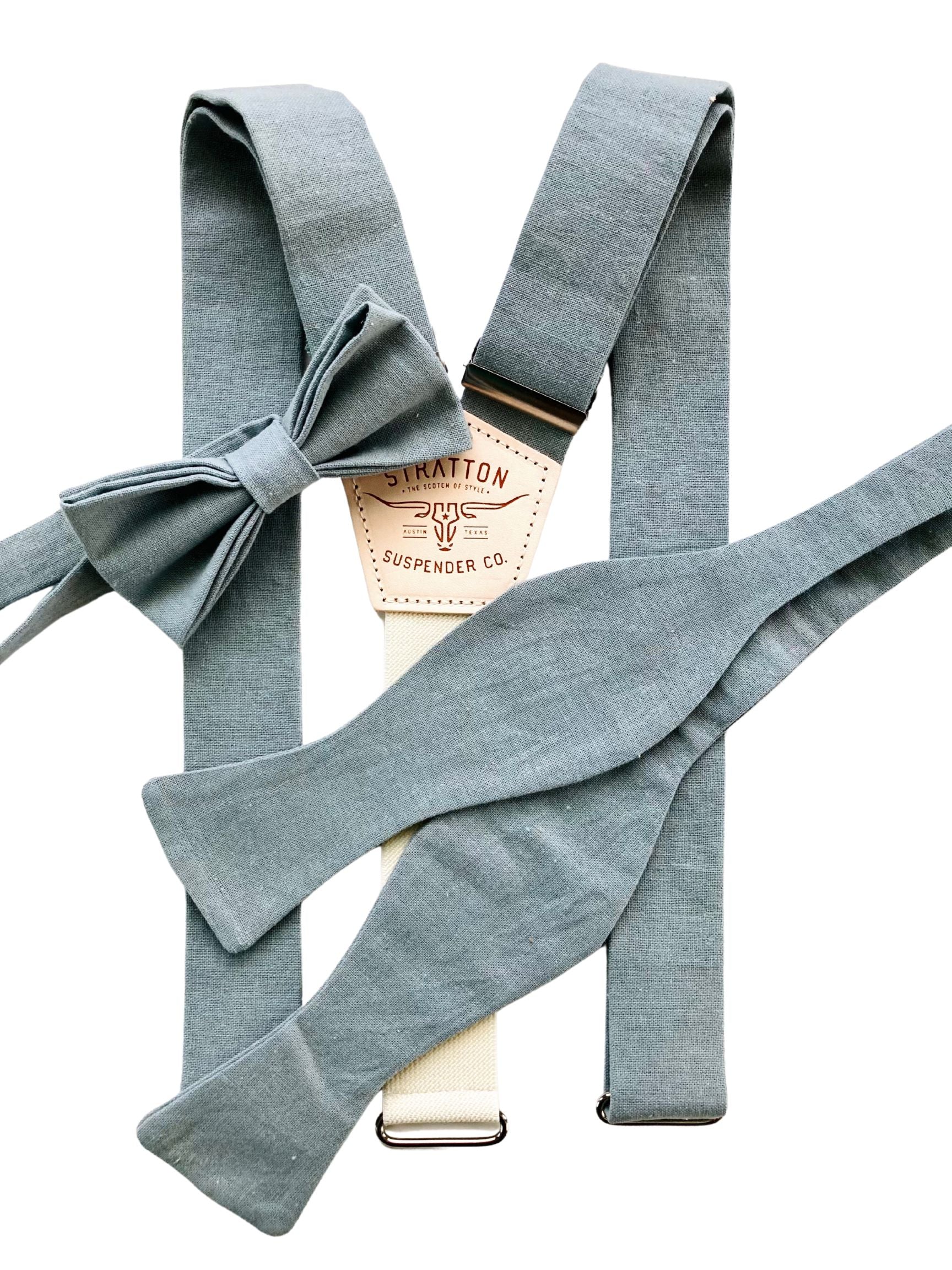 Dusty blue self-tie linen bow tie with matching suspenders and pre-tied bow tie option. Ideal for groomsmen, weddings, formalwear, and rustic or boho celebrations.